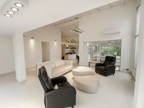 Casa en Venta con 1 cochera