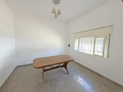 Casa en Alquiler con 1 cochera