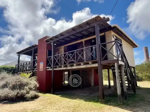 OPORTUNIDAD DE NEGOCIO. 2 CABAÑAS AMOBLADAS EN BARRIO LA VIUDA