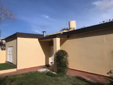 Lupo N°199 esq. Italia