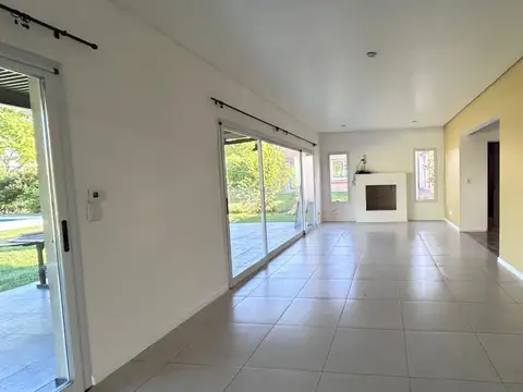 Casa a la venta en lote central en Santa Guadalupe - CON RENTA HASTA ENE/27