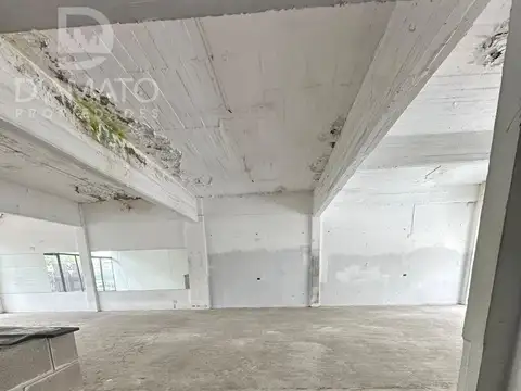 Local en Villa Devoto sobre AV. Beiro