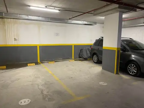 VENTA COCHERA CON RENTA EDIFICIO LUMIERE PREMIUM