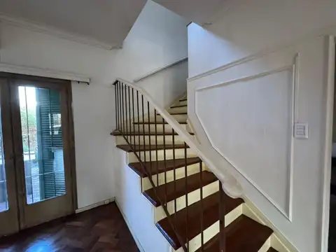 Casa en Alquiler con 1 cochera