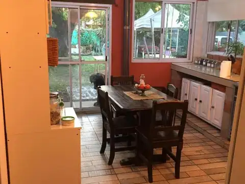 Casa en Venta con 3 cocheras