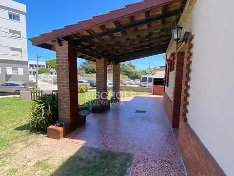 Casa 3 ambientes con 2 baños