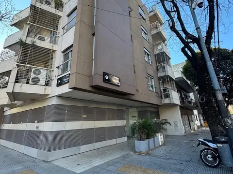 DEPARTAMENTO EN ALQUILER CON  COCHERA EN LINIERS
