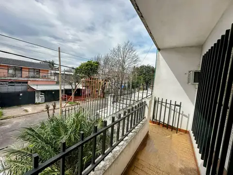 VENTA - CASA 3 DORMITORIOS PLANTA ALTA - BARRIO BELGRANO