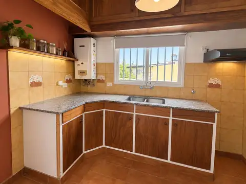 Casa 4 ambientes con 1 baño