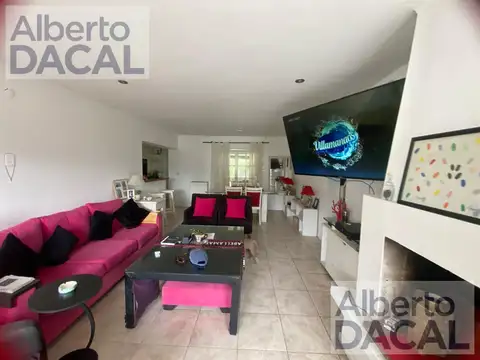 Casa 4 ambientes con 4 baños
