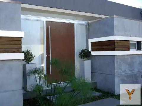 Casa 6 ambientes con 2 baños