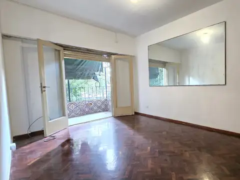 Departamento 3 ambientes con amplio balcón al frente