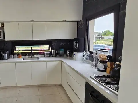 Casa  en Venta en Santa Elisa, Pilar del Este, Pilar