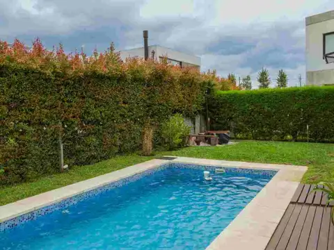 Boulevard de Todos los Santos 4300