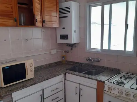Depto Tipo Casa en Alquiler 40 años