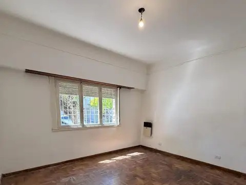 Casa en venta - 2 Dormitorios 1 Baño - Mar del Plata
