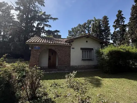 Quinta en venta Moreno 2300 m2 de terreno, sobre dos lotes divididos.