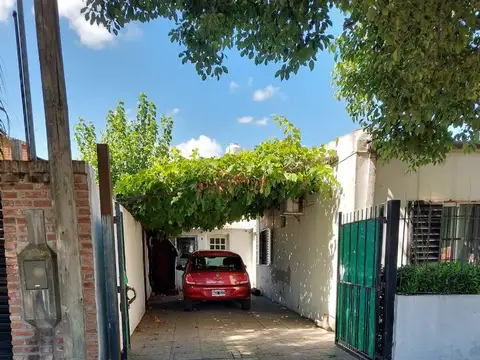 43 e/ 160 y 160 Bis 100