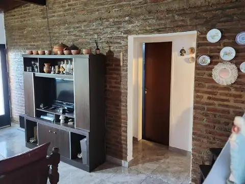 CASA EN VENTA 3 DORMITORIOS OLMOS