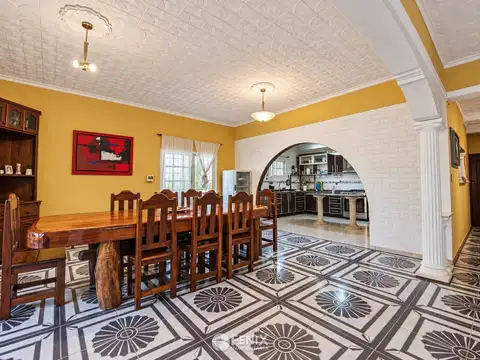 Casa 6 ambientes con 3 baños