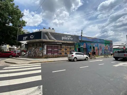 Venta Local en esquina General San Martin permuta apto desarrollo centro comercial