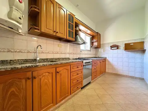 Casa 4 ambientes con 1 baño