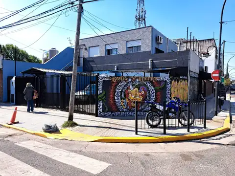 VENTA EN BLOCK 2 LOCALES + PH 3 AMB. PLANTA ALTA CON COCHERAS - MUNRO 