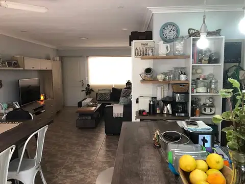 Depto Tipo Casa 4 ambientes con 3 baños
