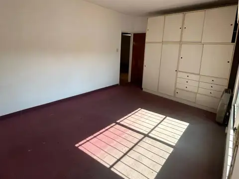 PH en Olivos de 4 ambientes con patio.Muy luminoso sin expensas - Cocina y lavadero separados