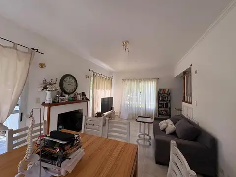 Casa 4 ambientes con 3 baños