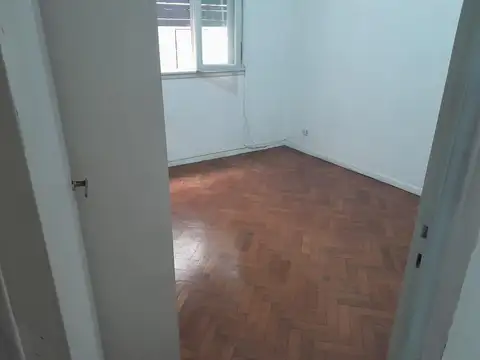 DEPARTAMENTO 2 AMB. Y 1/2 LATERAL