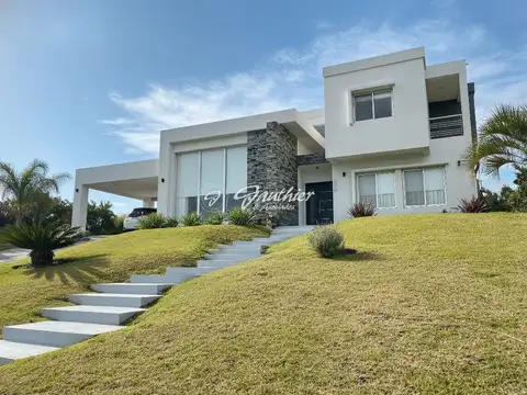 Casa en venta c/ cochera en La Reserva Cardales