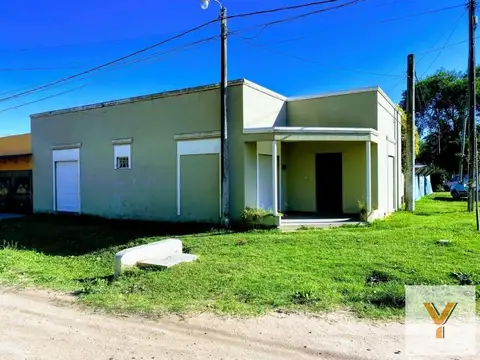 Casa en venta - 2 Dormitorios 1 Baño - 304mts2 - Saladillo