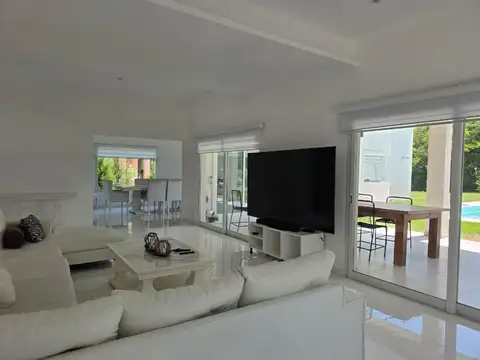 Casa en Venta en Zelaya, USD 390.000