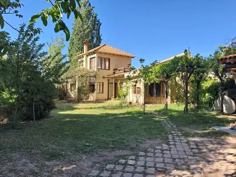 Callejón Gutierrez 2300