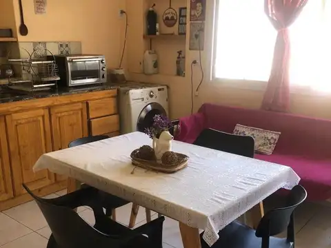 Casa 2 ambientes con 1 baño