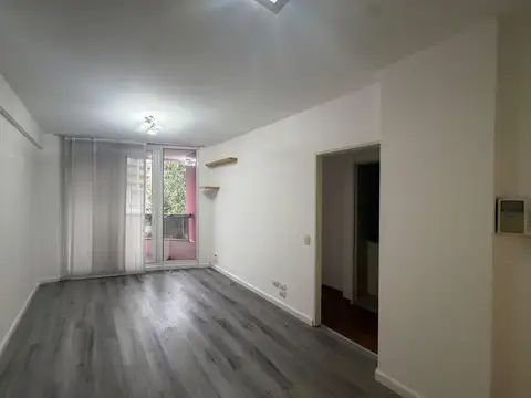 Alquiler departamento 2 ambientes con cochera y balcón en Ramos Mejia centro