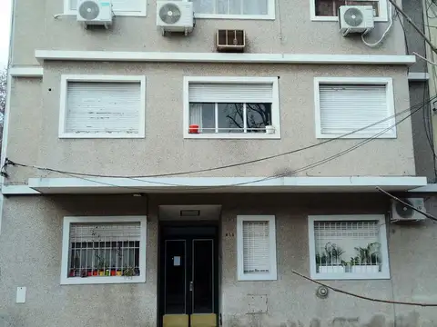 GRAN MONOAMBIENTE COCINA SEPARADA Y PATIO - BAJAS EXPENSAS  SOLO CON CAUCION