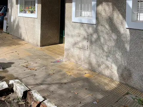 GRAN MONOAMBIENTE COCINA SEPARADA Y PATIO - BAJAS EXPENSAS  SOLO CON CAUCION