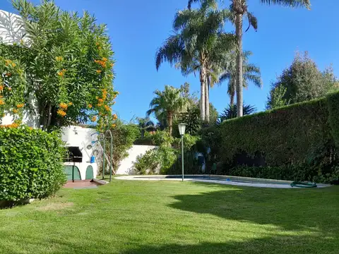 Casa 7 ambientes con 3 baños