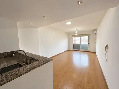 DEPARTAMENTO DE 2 DORMITORIOS CON COCHERA EN ALQUILER / BARRIO LOURDES