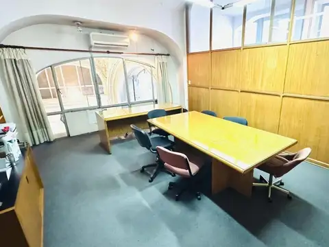 Oficina en Venta 102 años