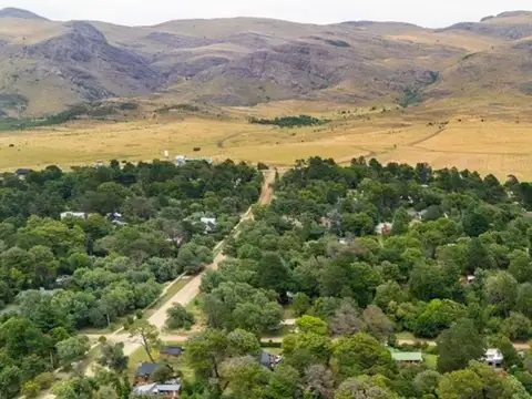 Lote nivelado frente al arroyo Villa Ventana