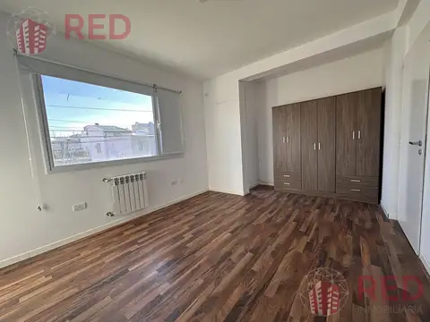 Depto Tipo Casa en Alquiler con 1 cocheras