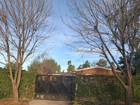 Casa  en Venta en Barrio Parque Sakura, Exaltación de la Cruz, G.B.A. Zona Norte