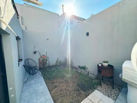 Depto Tipo Casa en Venta en Lomas del Mirador, USD 100.000