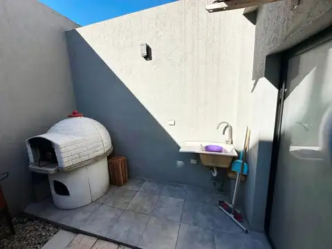 Depto Tipo Casa 3 ambientes con 2 baños