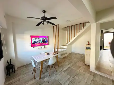 PH 3 ambientes con patio Venta en Lomas del Mirador