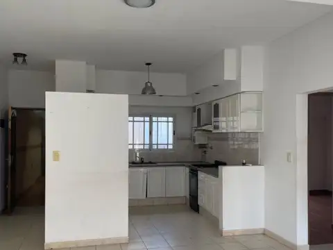 Depto Tipo Casa en Alquiler de 3 ambientes