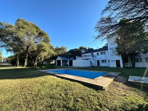 CASA EN VENTA COUNTRY LAS DELICIAS 7 DORMITORIOS